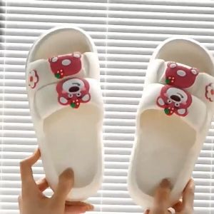 Ready Stock Strawberry Bear Ladies Slippers Women Sandals Selipar Perempuan 草莓熊女拖鞋凉鞋
