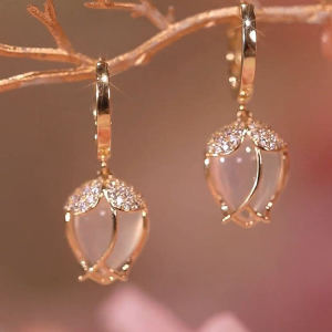 World Flower Queen Tulip Earrings Spring Summer Style Womens Fashion Jewelry Lost Proof Luxury Sensation Versatile Ear Jewelry