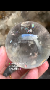 high clear sphere crystal ball natural rainbow shine jennies pick 高品净体💯天然白水晶球 带有彩光🌈 rainbow white crystal sphere🔮 Diameter球径: 5cm weight净重: 190g 📍Johor Bahru 区可自行取货或邮寄服务