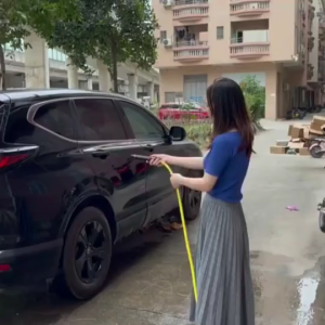 Spray Gun Water Bentuk Pistol - Kepala Semprotan Air Cuci Mobil Motor Serbaguna bentuk Pistol Ezzy