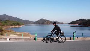 West Biking | Túi Đựng Đồ Xe Đạp Phía Sau WEST BIKING 4L Chống Nước Có Bao Che Mưa Và Giá Đỡ Đèn Hậu Phản Quang Màu Đen Dành Cho Xe Đạp Địa Hình Và Xe Đạp Đường Trường