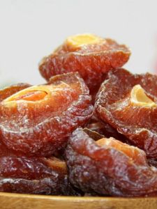 Xinjiang Specialty Sweet and Sour Rose Flavor Half Plum Dried Fruit 500G Dried Plum Halves Bulk Preserved Plum Candied Fruit Dried Fruit Casual Food