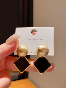 Retro French Geometric Square Resin Earrings Women High-End Atmosphere Milled Design Sense Ear Dangle Niche Ear Jewelry