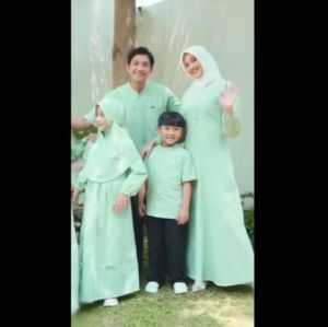 Sarimbit Rauna Keluarga Lebaran 2024 / SARIMBIT CARINE LIGHT GREEN / Fashion Muslim