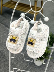 รองเท้าแตะเด็กผ้าฝ้ายแท้ลายการ์ตูนสำหรับเด็กอายุ 1-3 ปี รองเท้าแตะพื้นนุ่มกันลื่นในบ้าน รองเท้าแตะพื้นยางแบบปรับได้สำหรับเด็ก