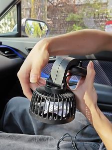Quạt mini trên xe hơi đế xoay 360 độ quạt siêu mạnh