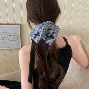 ผ้าพันคอสี่เหลี่ยมลายสก็อตสีดำและสีขาวสไตล์บัลเล่ต์สำหรับผู้หญิง รุ่นใหม่ปี 2025 ดีไซน์ไฮเอนด์ สไตล์วิทยาลัย ยางรัดผมสี่เหลี่ยม