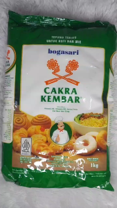 Tepung Terigu Cakra Kembar Premium 1 Kg / 1000g