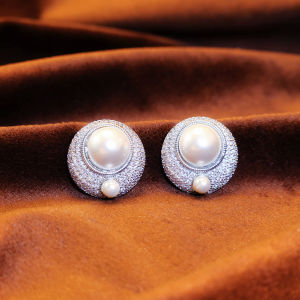 SEQUITO Simple Women Ear Jewelry Gold Plated Micro Pave Tiny AAA Cubic Zirconia Exquisite Pearl Stud Earrings for Evening Party SE1024