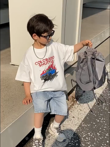 130-160cm เสื้อเด็กผู้ชาย เสื้อทีเชิ้ตเด็กชาย Tops for Kids Boy คอกลม print t-shirt หลวม ระบายอากาศได้ 【จัดส่งจากประเทศไทย】