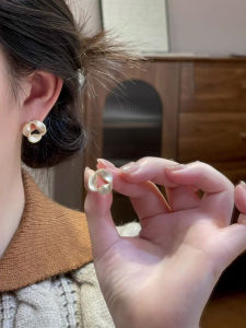 925 Silver Needle Mobius Hoops Earrings Womens New 2025 Simple Elegance Ear Jewelry Circle Fashionable Handmade Alloy Gem