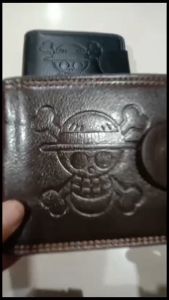 Menbense One Piece Dompet Lipat Pria Bahan Sintetis Kilat Lilin Muat Banyak