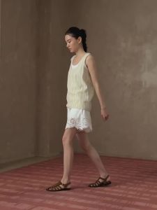 hacikis | Floral Embroidery Elastic High Waist Slim Fit Short