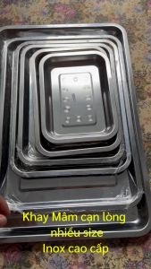 Khay mâm inox chữ nhật cạn lòng nhiều size chất liệu inox sáng bóng dễ dàng vệ sinh viền khay bo tròn mềm mại tinh tế không sắc nhọn an toàn khi sử dụng.