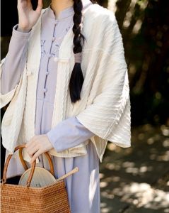 เสื้อคลุมโยคะแขนยาวผ้าฝ้ายลินินสีขาวสไตล์จีนใหม่สำหรับฤดูใบไม้ผลิและฤดูใบไม้ร่วง พร้อมกระดุม สำหรับผู้หญิง