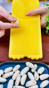 Bộ 3 Khuôn Làm Mì Ý Thớt Làm Con Nui macaroni Tiện Dụng Cho Nhà Bếp PVN6116
