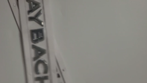 Chữ dán MAYBACH màu đen và crom phù hợp thay thế trang trí xe keo dán siêu dính.