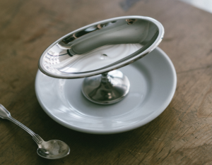 Stainless Steel Retro High-legged Dessert Cup with Lace Design by Yu Hu Tang for Kitchen Baking Tools And Barbecue Supplies