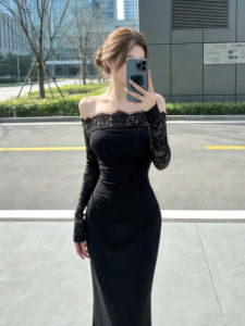 CHANGTONG | Lace One-Shoulder Fitted Sheath Long Dress