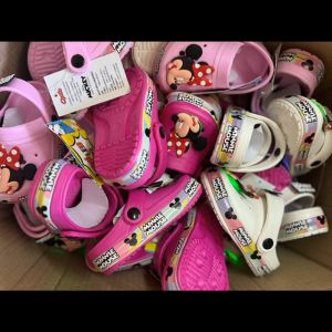 New🔥รองเท้ารัดส้นเด็กมีไฟ รองเท้าแตะเด็กผู้หญิง หัวโตแต่งลาย มินนี่ มีไฟ รัดส้น ลิขสิทธิ์แท้