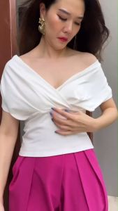 🔖Mirrorsister 41001.5 เสื้อยืดแขนสั้น คอวีอกไขว้ทับกัน เข้ารูปช่วงเอว เนื้อผ้ายืดหยุ่นได้เยอะ ใส่แมชกับอะไรก็สวย