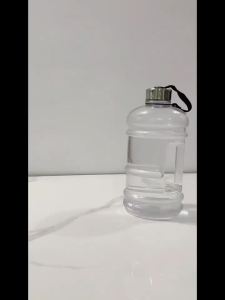 2.2L Large Capacity Water Bottle Leak-Free Sports Water Cup Summer Fitness Outdoor Portable Kettle With Handle Gym Gallon Bottle