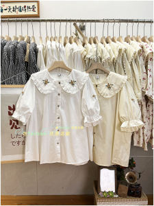 เสื้อเชิ้ตแขนสั้นคอตุ๊กตาปักลายสวยหวานลดอายุสีล้วนสไตล์โมริเกิร์ลแนวญี่ปุ่นเสื้อเชิ้ตกระดุมแถวเดียวสไตล์เพรพพี้สำหรับฤดูร้อน