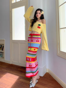 Yzzi He ฤดูใบไม้ร่วง ฤดูหนาว โดปามีนสีสันสดใสถัก สลิมฟิต ครึ่งความยาว เดรส ปาดไหล่สีเหลือง เสื้อสเวตเตอร์ ทันสมัย ผู้หญิง Ensemble