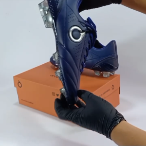 Sepatu Bola Ortus Eight Model Seri Classic type Sol Bening daya cengkram kuat warna Navy Terbaru