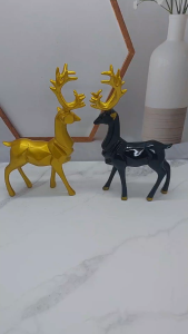 Hiasan meja aesthetic nordic patung rusa berdiri warna emas hitam