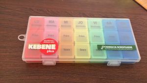 Kotak Obat Harian 7 Days Kotak Penyimpanan Obat 7 Hari Portable Pill Medicine Box Weekly Tempat Obat Dengan Label Hari