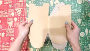 Hộp quà kraft vuông mini nắp cài thắt nơ Vintage kèm rơm lót hộp giấy kraft -AENEA