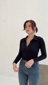 Lotus Clothing Jennie Top Atasan Knit Kerah V Neck Long Sleeve Baju Polo Rajut Lengan Panjang Wanita