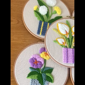 Flower Bouquet DIY Beginners Embroidery Kits DIY Art Embroidery Frame Kit with Hoop Floral Pattern Printed Needlework Sewing Art Craft for Adults Starter Stamped Cross Stitch Kits