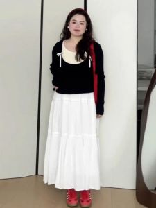 plus Size Korean Style Color Block Knitwear Womens Spring Autumn High Waist Mini Skirt Slimming Fashionable Two Piece Set