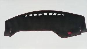 Thảm taplo da carbon Vinfast VF3 Da cacbon màu đen thẩm mỹ đẹp vừa form xe (mẫu kín)