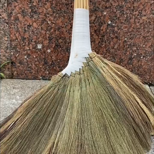 ส่งจากกทม!ไม้กวาดใยตาล ใยโหนดขนาดใหญ่1M 78CM สำหรับกวาดลาน สวน พื้นบ้าน กวาดถนน