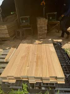 ไม้สนนอกไสเรียบขนาดกว้าง9cmหนา1.2cmยาว120cm(1มัดมี10แผ่น)