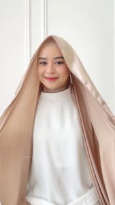 Yeppushop Zeina Shawl Hijab Silk Shimmer Elegan | Hijab Pashmina Bahan Credenza Silk Lebaran Edition