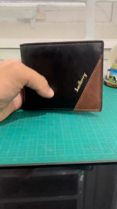 Man RFID Bifold Wallet Baellerry D3067 Dompet Uang Lipat Tebal Muat Banyak Bahan PU Lembut Keren