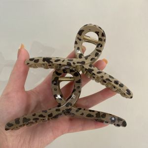 กิ๊บติดผมลายเสือดาวสีน้ำตาลขนาดใหญ่ สไตล์ย้อนยุค คลิปฉลาม ทรงผมแบบใหม่ กิ๊บติดผมด้านหลังศีรษะ แฟชั่น เครื่องประดับผม