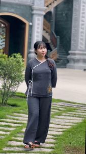 Pháp phục đi lễ chùa cho nữ set đồ lam thêu lá bồ đề đũi vân kiểu mới cho phật tử Thiên Di D12