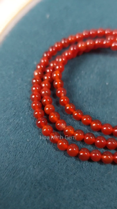 Vòng quấn 3 đá Mã Não màu đỏ size hạt 4 li phối charm trái tim vàng xỏ ngang thời trang phong thủy mệnh Hỏa Thổ | Hoa Minh Gem