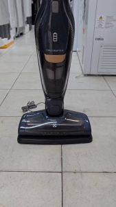 Electrolux เครื่องดูดฝุ่นไร้สาย 2 in 1 รุ่น ZB3513DB ZB3513