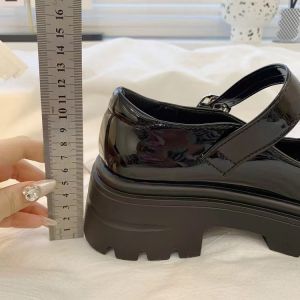 💥ของแท้ 100%💥จัดส่งจากกรุงเทพ🚚รองเท้า Mary Jane พื้นหนาของผู้หญิง รองเท้า JK รองเท้าโลลิต้า สีดำและสีขาวคลาสสิก ดีไซน์โบว์สามมิติ การสวมใส่ที่น่ารักและยาวนาน ทันสมัยและหลากหลาย