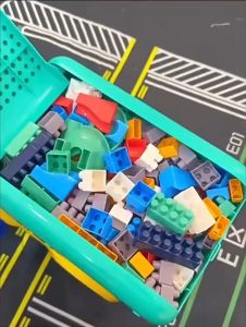 Xe ô tô đồ chơi khủng long vịt máy xúc chở 124 chi tiết cho bé lắp ráp sáng tạo