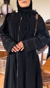 Abaya Tasya: Abaya Hitam Syari & Desain Elegan