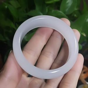 100%หยกแท้สีขาวจากพม่า|กําไลยกสีขาวจากพม่า|พร้อมกล่อง