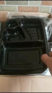 P2 JOLIE/Mika Box Bento Sekat 4 + Tutup/ Mika Tray Bento Kotak Hitam idealpack/ Kotak Makan Plastik Bento/isi 10 pcs