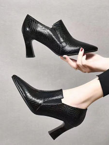 รองเท้าส้นสูงหนังวัวทรงหัวแหลมสำหรับผู้หญิง ฤดูใบไม้ผลิและฤดูร้อน รองเท้าส้นแบนแบบสวม ส้นสูง 5-8 ซม. รองเท้าแฟชั่นสำหรับผู้หญิง